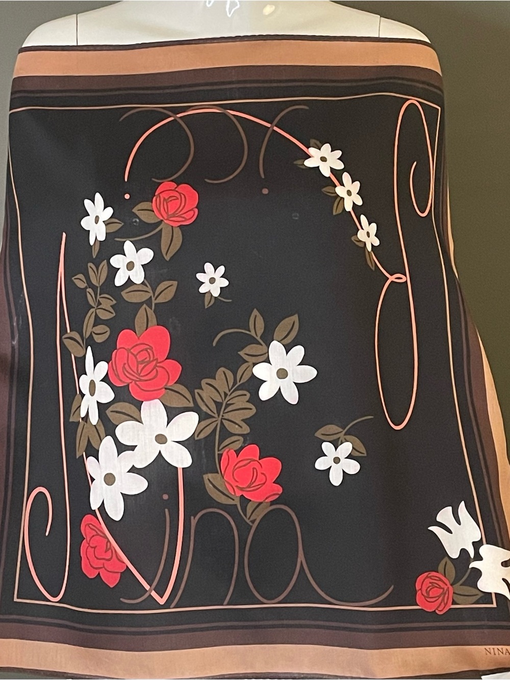 Gorg Vintage Nina Ricci Silk Blend Scarf 23 In Sq Excellent Condition - Picture 11 of 11